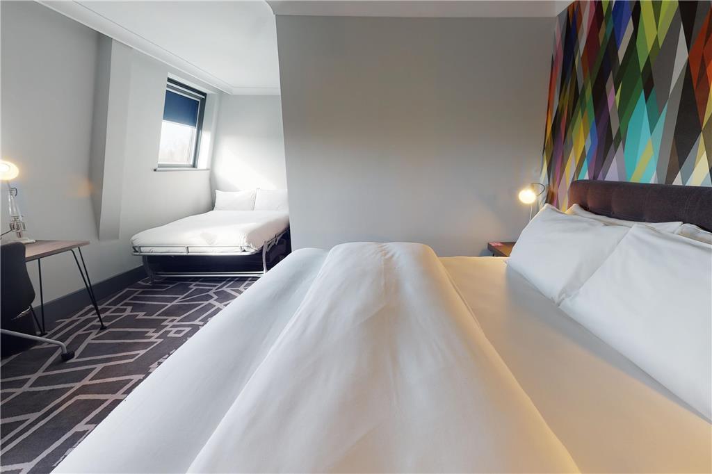 Village Hotel Bracknell Room photo